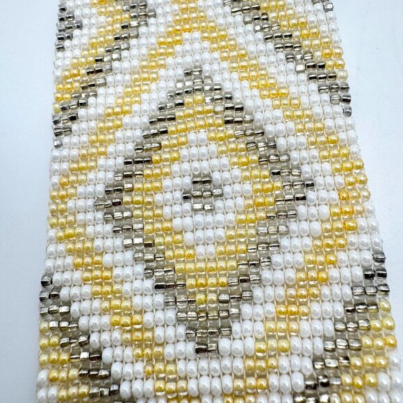 Handmade Mayan Beaded Bracelet Geometric Gold White Pattern Adjustable Closure - Picture 7 of 9